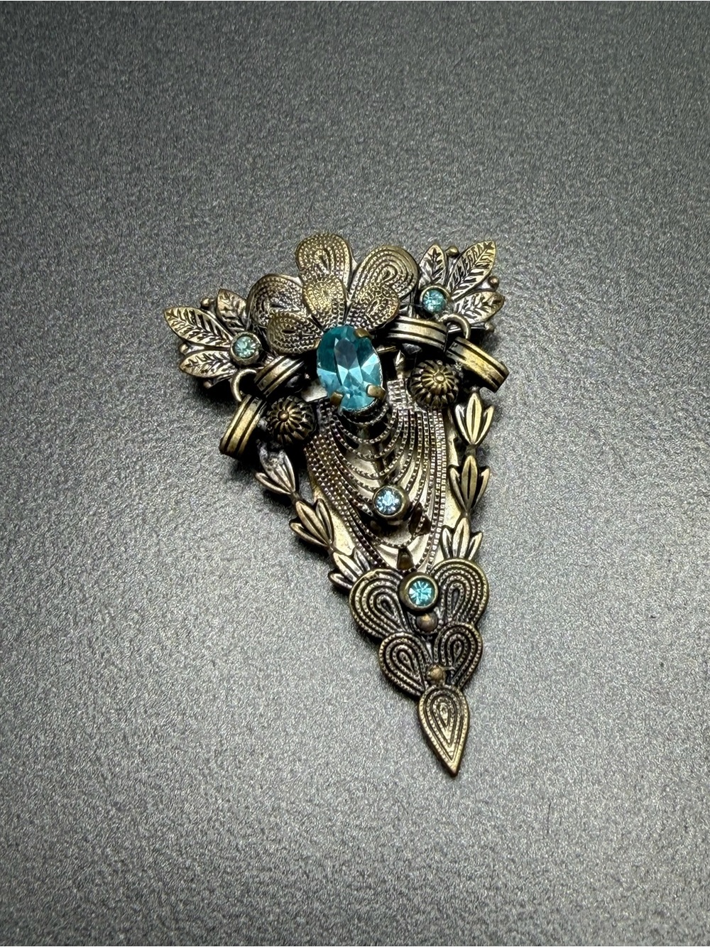 🙈2/$40 Antique Sea Blue Dress Clip